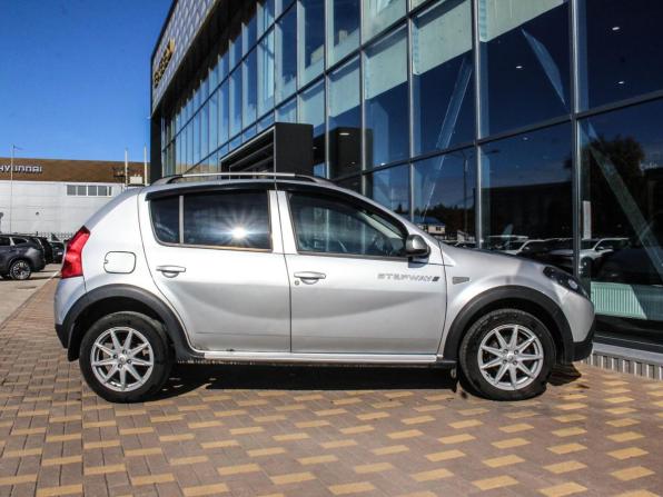 Renault Sandero I с пробегом 2013 года, цена 700 000 рублей, 137000 км, хэтчбек, Автокод Объявления