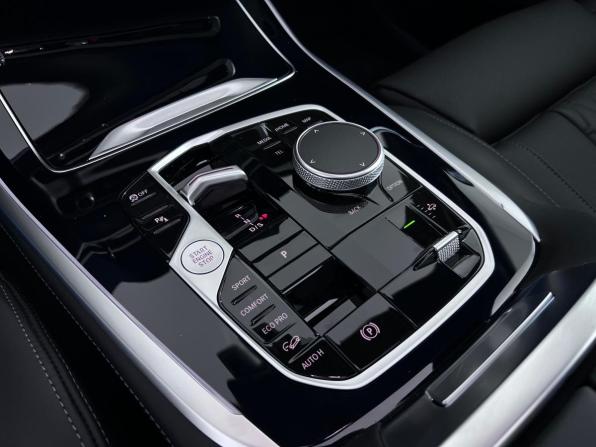 BMW X7 I (G07) Рестайлинг с пробегом 2025 года, цена 16 099 000 рублей, 3905 км, внедорожник, Автокод Объявления