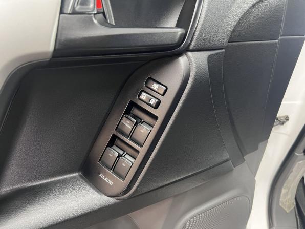 Toyota Land Cruiser Prado 150 Series с пробегом 2013 года, цена 3 500 000 рублей, 141883 км, внедорожник, Автокод Объявления