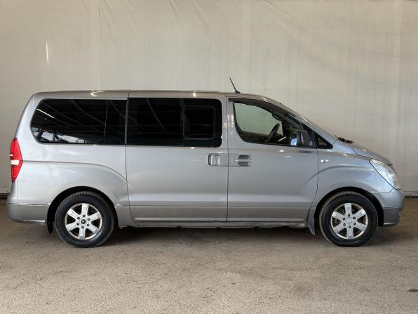 Hyundai H-1 II с пробегом 2011 года, цена 950 000 рублей, 220905 км, минивэн, Автокод Объявления