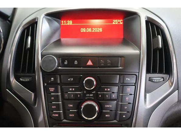 Opel Astra J Рестайлинг с пробегом 2013 года, цена 690 000 рублей, 165679 км, седан, Автокод Объявления
