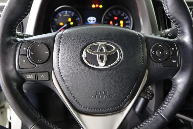 Toyota RAV4 IV (XA40) Рестайлинг с пробегом 2016 года, цена 2 289 990 рублей, 93285 км, внедорожник, Автокод Объявления