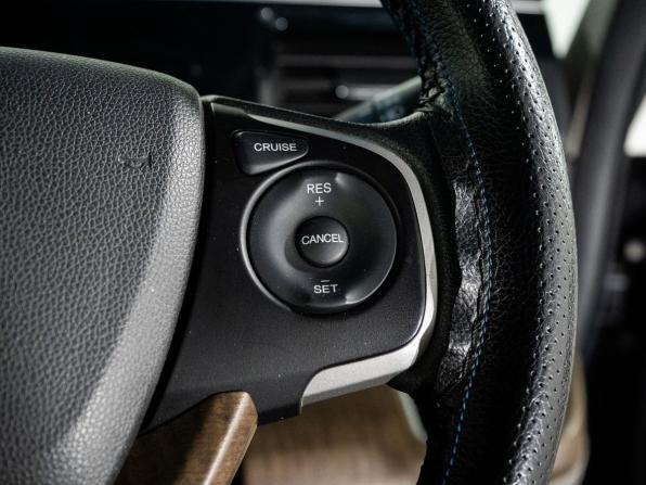 Honda Stepwgn V с пробегом 2015 года, цена 1 730 000 рублей, 127705 км, минивэн, Автокод Объявления