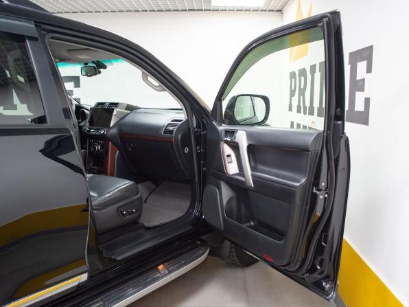 Toyota Land Cruiser Prado 150 Series Рестайлинг 1 с пробегом 2015 года, цена 3 699 000 рублей, 252751 км, внедорожник, Автокод Объявления