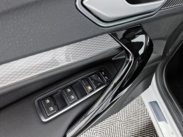 Lada (ВАЗ) Vesta I Рестайлинг (NG) с пробегом 2024 года, цена 1 199 000 рублей, 6066 км, седан, Автокод Объявления