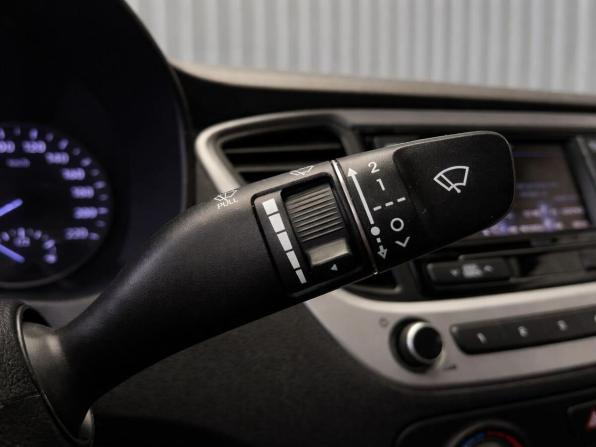 Hyundai Solaris II с пробегом 2017 года, цена 1 217 000 рублей, 85917 км, седан, Автокод Объявления