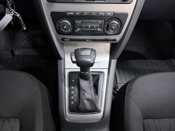 Skoda Octavia II (A5) Рестайлинг с пробегом 2011 года, цена 1 270 000 рублей, 149008 км, лифтбек, Автокод Объявления