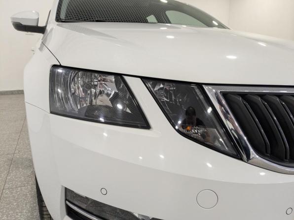 Skoda Octavia III (A7) Рестайлинг с пробегом 2019 года, цена 2 475 000 рублей, 26523 км, лифтбек, Автокод Объявления