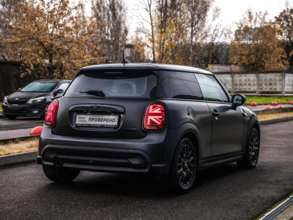 Mini Hatch III (F55/F56) Рестайлинг 2 с пробегом 2021 года, цена 2 339 000 рублей, 70681 км, хэтчбек, Автокод Объявления