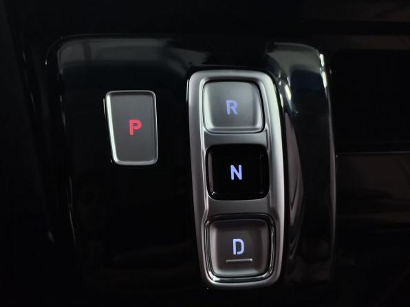 Hyundai Staria I с пробегом 2024 года, цена 5 990 000 рублей, 42699 км, минивэн, Автокод Объявления