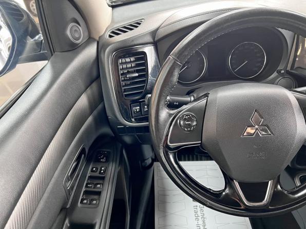 Mitsubishi Outlander III Рестайлинг 2 с пробегом 2017 года, цена 1 445 000 рублей, 205419 км, внедорожник, Автокод Объявления