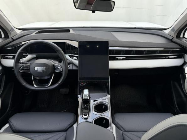 Geely Atlas II с пробегом 2024 года, цена 2 749 000 рублей, 43569 км, внедорожник, Автокод Объявления