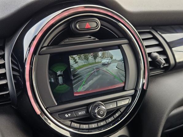 Mini Hatch III (F55/F56) Рестайлинг с пробегом 2020 года, цена 2 500 000 рублей, 94604 км, хэтчбек, Автокод Объявления