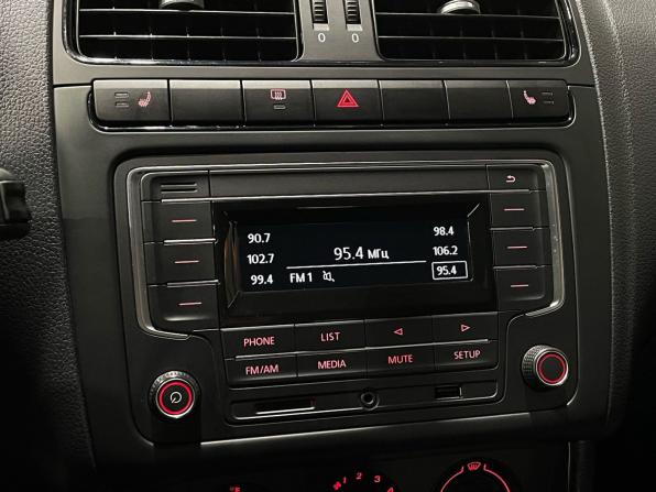 Volkswagen Polo V Рестайлинг с пробегом 2016 года, цена 1 170 000 рублей, 41797 км, седан, Автокод Объявления