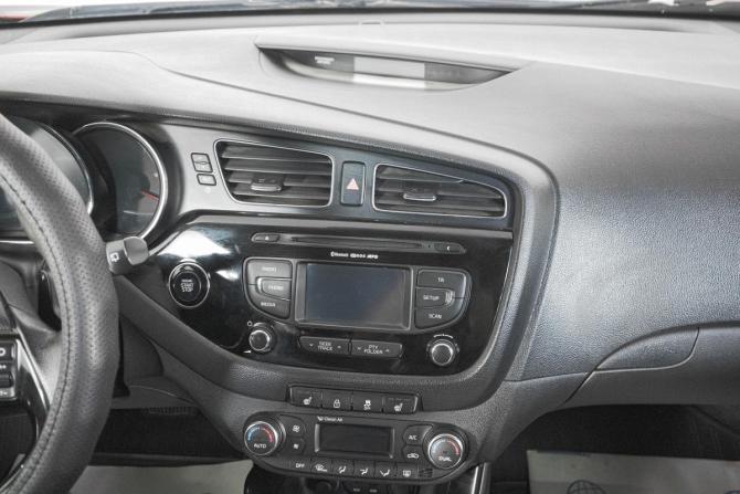 Kia Ceed II с пробегом 2015 года, цена 1 269 000 рублей, 169849 км, хэтчбек, Автокод Объявления