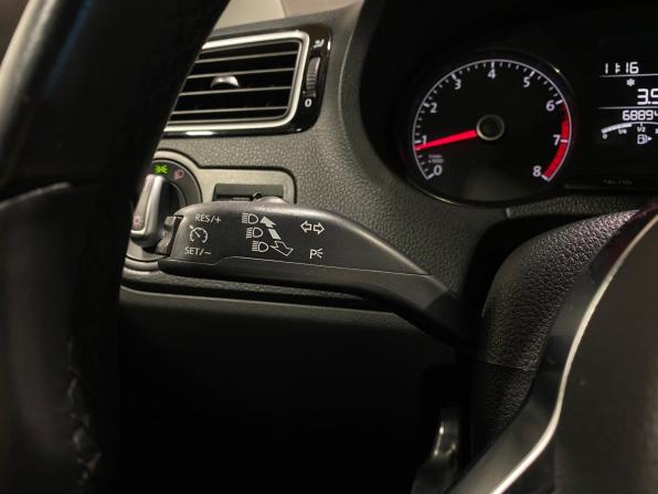 Volkswagen Polo V Рестайлинг с пробегом 2019 года, цена 1 399 000 рублей, 68894 км, седан, Автокод Объявления