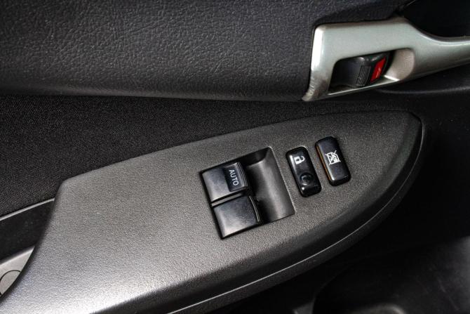Toyota Corolla X (E140 E150) Рестайлинг с пробегом 2012 года, цена 1 079 000 рублей, 260000 км, седан, Автокод Объявления