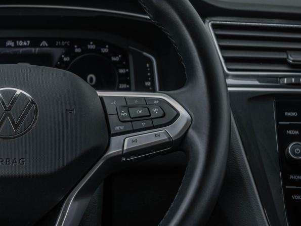 Volkswagen Tiguan II Рестайлинг с пробегом 2021 года, цена 3 099 000 рублей, 90364 км, внедорожник, Автокод Объявления