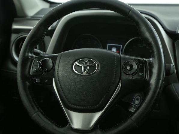 Toyota RAV4 IV (XA40) Рестайлинг с пробегом 2016 года, цена 1 936 000 рублей, 192500 км, внедорожник, Автокод Объявления