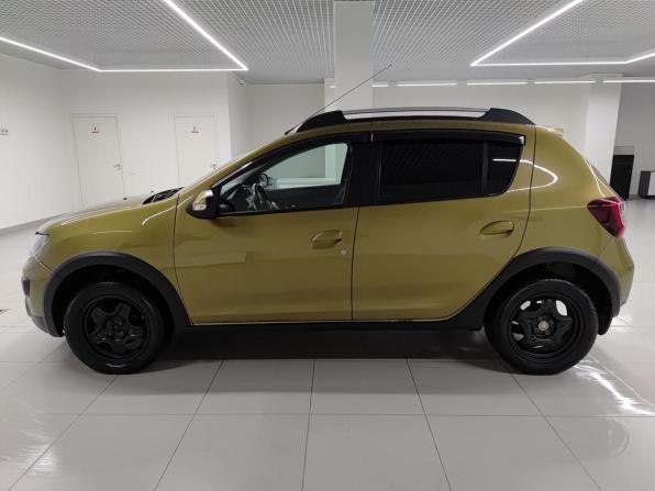 Renault Sandero II с пробегом 2015 года, цена 961 000 рублей, 136614 км, хэтчбек, Автокод Объявления