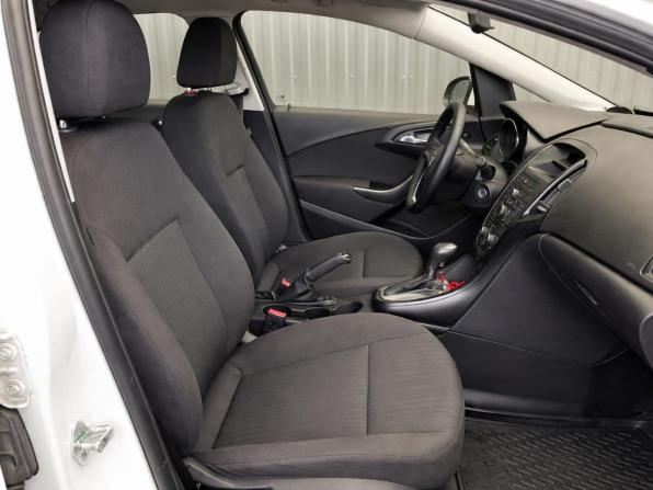 Opel Astra J с пробегом 2011 года, цена 817 000 рублей, 112237 км, хэтчбек, Автокод Объявления