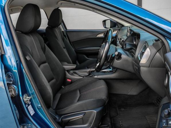 Mazda Axela III Рестайлинг с пробегом 2016 года, цена 1 405 000 рублей, 112089 км, хэтчбек, Автокод Объявления