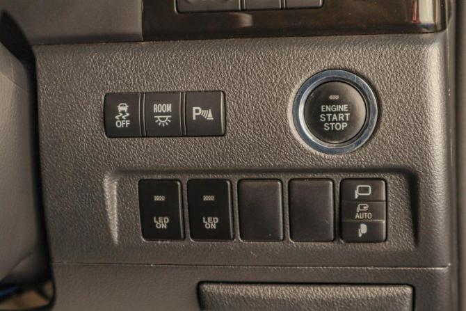 Toyota Alphard II с пробегом 2011 года, цена 2 619 000 рублей, 109665 км, минивэн, Автокод Объявления