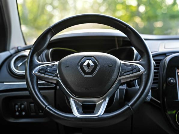 Renault Kaptur I Рестайлинг с пробегом 2020 года, цена 1 580 000 рублей, 83236 км, внедорожник, Автокод Объявления