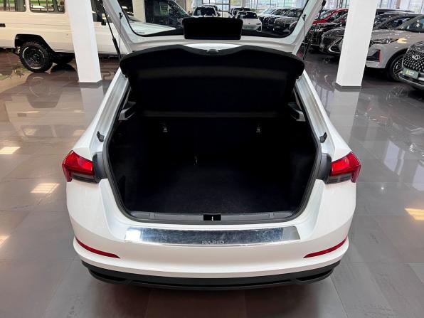 Skoda Rapid II с пробегом 2021 года, цена 1 650 000 рублей, 53028 км, лифтбек, Автокод Объявления