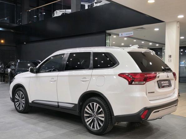 Mitsubishi Outlander III Рестайлинг 3 с пробегом 2019 года, цена 2 301 000 рублей, 71152 км, внедорожник, Автокод Объявления