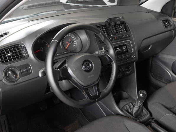 Volkswagen Polo V Рестайлинг с пробегом 2016 года, цена 902 000 рублей, 224181 км, седан, Автокод Объявления