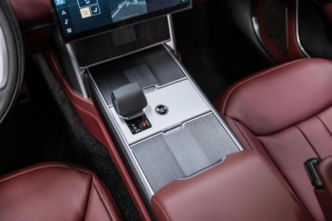 Новый Land Rover Range Rover V 2025 года, цена 26 300 000 рублей, внедорожник, Автокод Объявления