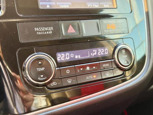 Mitsubishi Outlander III Рестайлинг 2 с пробегом 2015 года, цена 1 765 000 рублей, 125879 км, внедорожник, Автокод Объявления