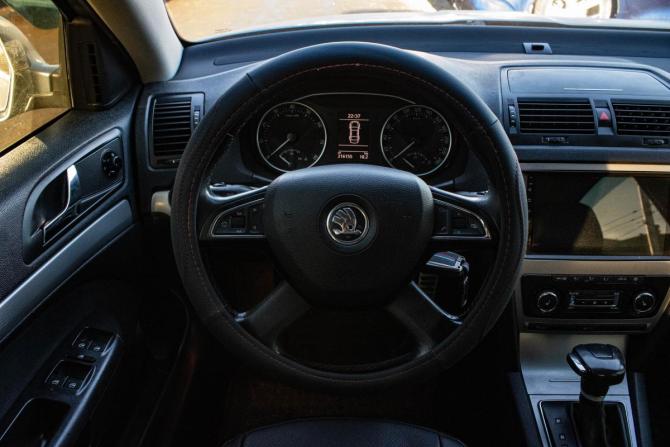 Skoda Octavia II (A5) Рестайлинг с пробегом 2012 года, цена 789 000 рублей, 216155 км, лифтбек, Автокод Объявления