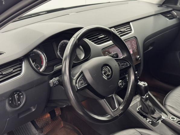 Skoda Octavia III (A7) Рестайлинг с пробегом 2017 года, цена 1 899 000 рублей, 174069 км, лифтбек, Автокод Объявления