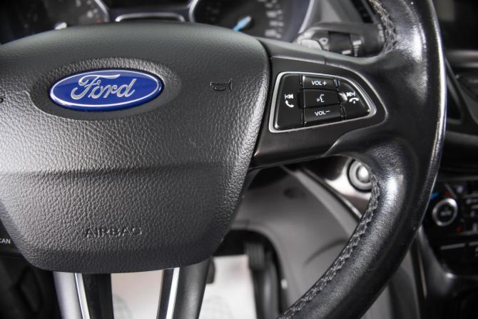 Ford Kuga II Рестайлинг с пробегом 2017 года, цена 1 739 000 рублей, 115963 км, внедорожник, Автокод Объявления