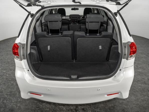 Toyota Wish II Рестайлинг с пробегом 2012 года, цена 1 450 000 рублей, 94658 км, минивэн, Автокод Объявления