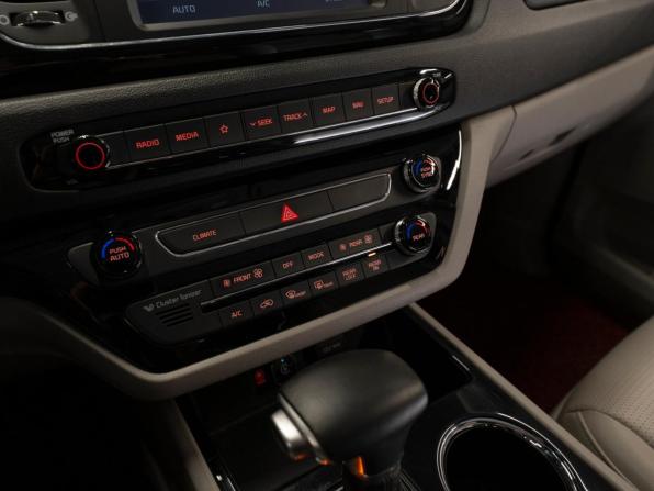 Kia Carnival III с пробегом 2018 года, цена 3 100 000 рублей, 129158 км, минивэн, Автокод Объявления