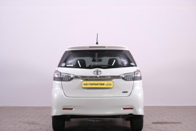 Toyota Wish II Рестайлинг с пробегом 2017 года, цена 2 019 000 рублей, 85000 км, минивэн, Автокод Объявления