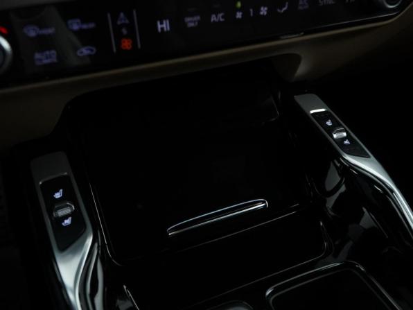 Kia Sorento IV Рестайлинг с пробегом 2024 года, цена 5 899 632 рубля, 22539 км, внедорожник, Автокод Объявления