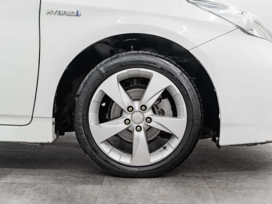 Toyota Prius III Рестайлинг (XW30) Красноярск  - изображение 18