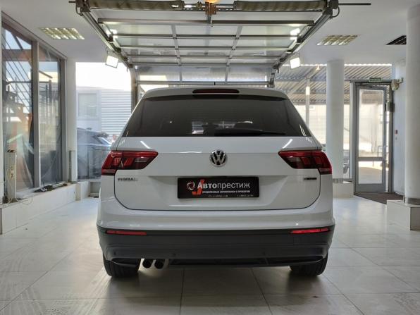 Volkswagen Tiguan II с пробегом 2018 года, цена 2 400 000 рублей, 159467 км, внедорожник, Автокод Объявления