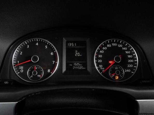 Volkswagen Touran I Рестайлинг 2 с пробегом 2010 года, цена 1 039 000 рублей, 244585 км, компактвэн, Автокод Объявления