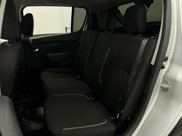 Renault Sandero II Рестайлинг с пробегом 2018 года, цена 1 199 000 рублей, 85000 км, хэтчбек, Автокод Объявления
