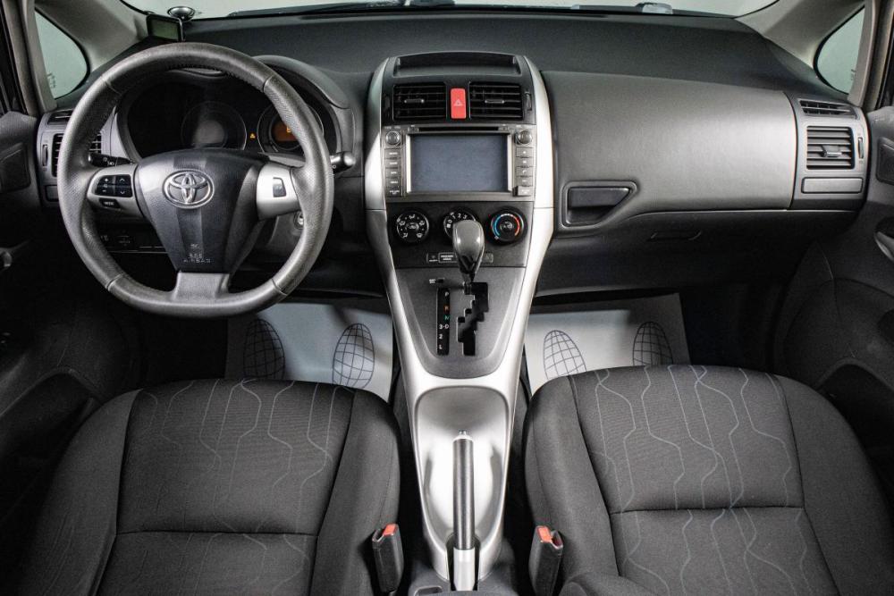 Toyota Auris I Рестайлинг Сургут  - изображение 12