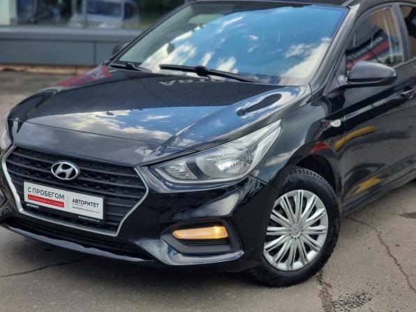Hyundai Solaris II с пробегом 2017 года, цена 1 029 000 рублей, 150367 км, седан, Автокод Объявления