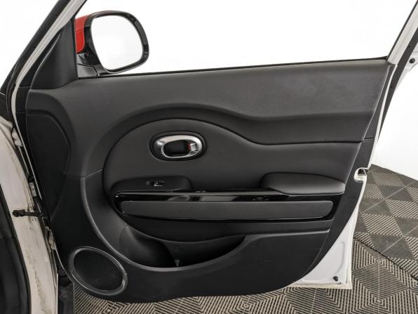 Kia Soul II Рестайлинг с пробегом 2018 года, цена 1 590 000 рублей, 111582 км, хэтчбек, Автокод Объявления