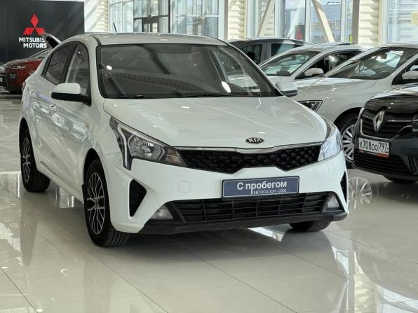 Kia Rio IV Рестайлинг с пробегом 2020 года, цена 1 380 000 рублей, 105281 км, седан, Автокод Объявления