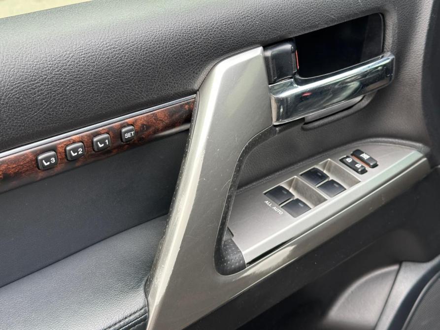 Toyota Land Cruiser 200 Series Рестайлинг 1 Санкт-Петербург  - изображение 10