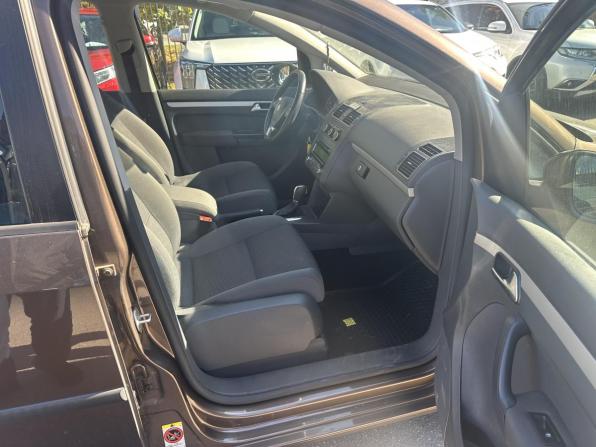 Volkswagen Touran I Рестайлинг 2 с пробегом 2012 года, цена 1 179 000 рублей, 74439 км, компактвэн, Автокод Объявления
